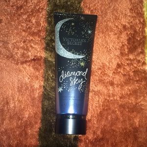 NWT- VS Diamond Sky Lotion
